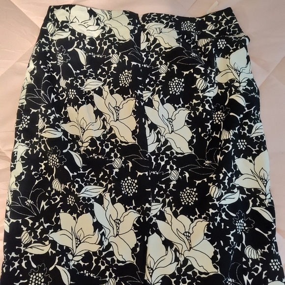 JCrew Tweed Black & Off White Tweed Pencil skirt, 6 - Picture 5 of 7